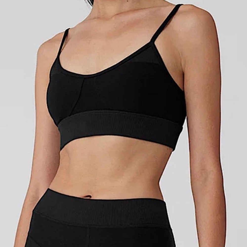NEW ALO Yoga Alosoft Head Start Bra Size Medium Black NWOT